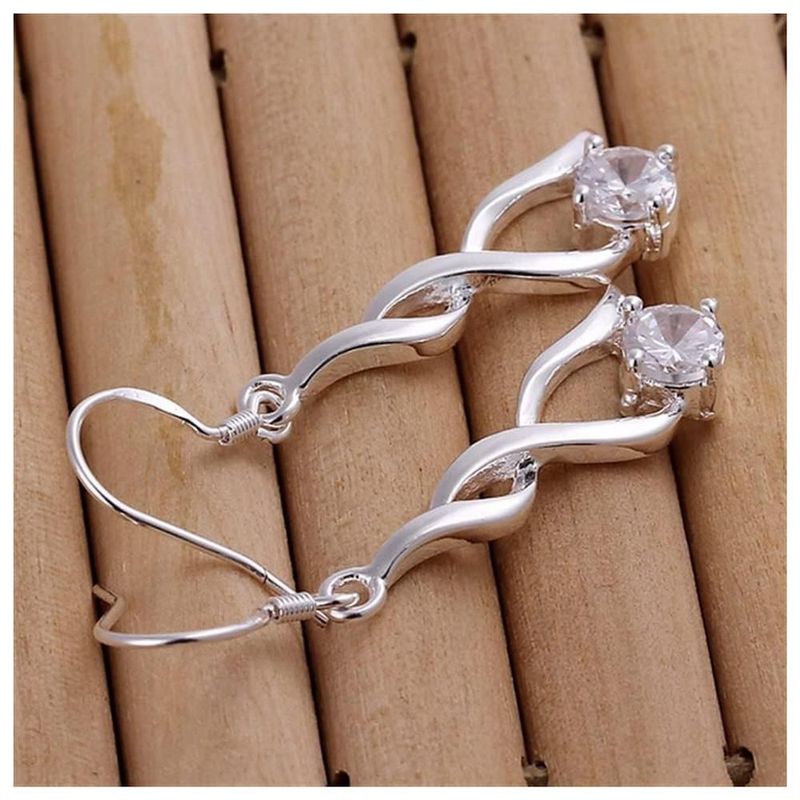 Aretes-con-dise-o-de-espiral-JYA-ISP.jpeg