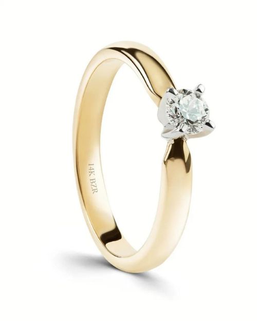 SOLITARIO EN ORO AMARILLO DE 14K Y MONTADURA PLATINADA CON UN BRILLANTE DE 25 PUNTOS.