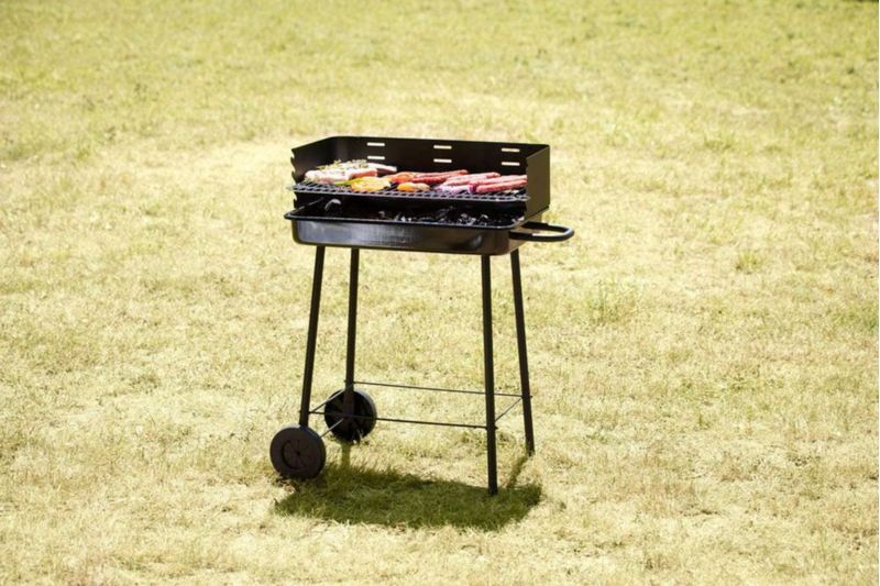naterial-asador-portatil-de-carbon-1-rejilla-modelo-trolley-luzdeco-10.jpeg