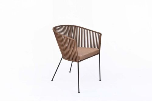 Silla Tejida en Color Café Con Base de Herrería con Cinta de Nylon ideal Para interiores, exteriores