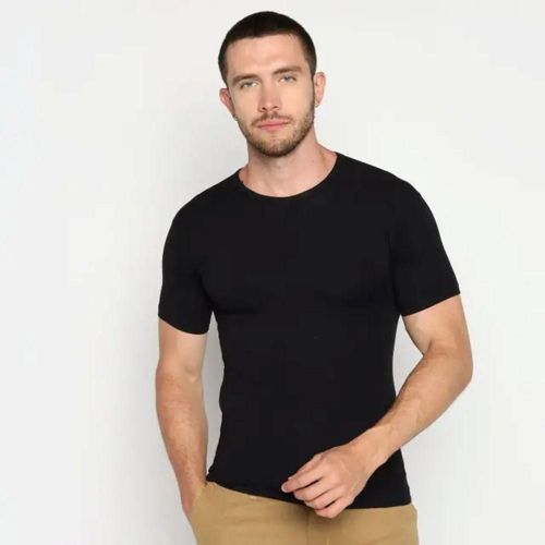 Playera de licra color negro