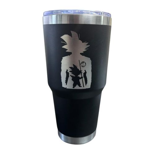 Termo de acero inoxidable color negro con diseño inspirado en Goku. Su capacidad lo convierte en un accesorio práctico y resistente para el día a día.