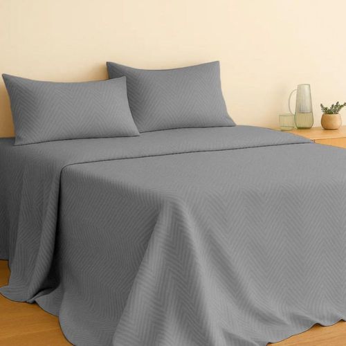 Juego De Sábanas Matrimonial 100% Microfibra Suave Pierre Cardin Gris Claro Zigzag
