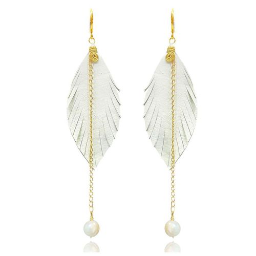 Vangania aretes largos con pluma y perla Mallorca joyería artesanal boho chic