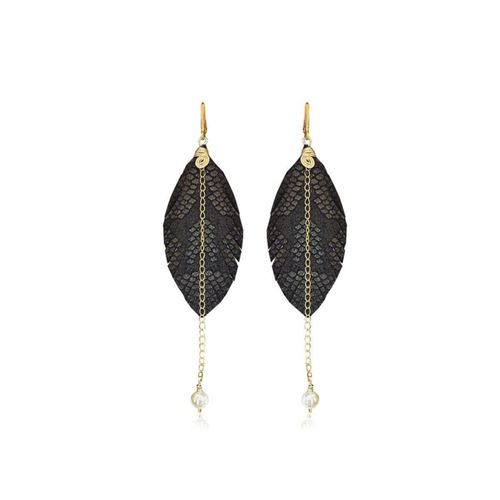 Vangania aretes largos con pluma y perla Mallorca joyería artesanal boho chic