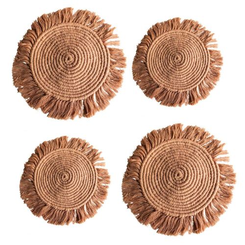 Ilios Innova | Paquete de 4 manteles estilo boho macramé de algodón, manteles decorativos versátiles para múltiples espacios, 25 y 35 cm de diámetro.