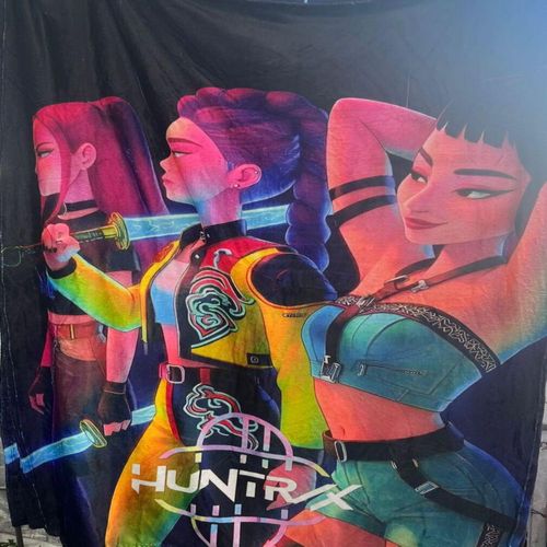 Exclusiva! Cobija Frazada Ultra Suave K-Pop Demon Hunters HUNTRIX Black