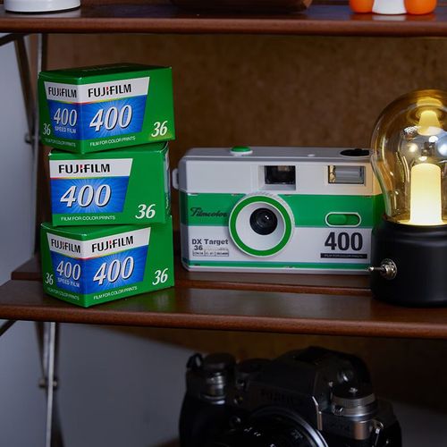 Fujifilm Película Clásica A Color   Paquete Triple C400 En Caja De Regalo, 400 Iso, Película A Color 135 (3 Rollos C400 + 1 Cámara) Total De 108 Fotog