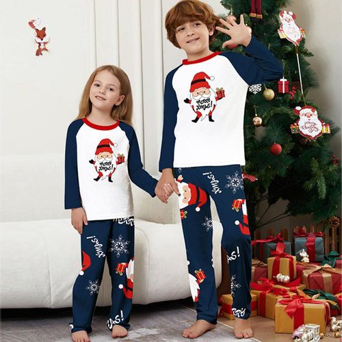Pijama para niños parte de conjunto familiar, dos piezar camisa manga larga y pantalon estamapdo de Santa Claus, tejido de Poliéster azul HOGAWAY