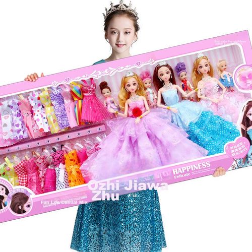 Caja con 7 muñecas para niñas