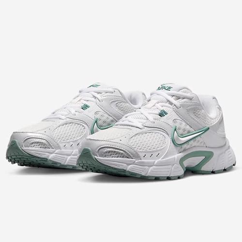 Tenis NIKE V5RNR para mujer Blanco