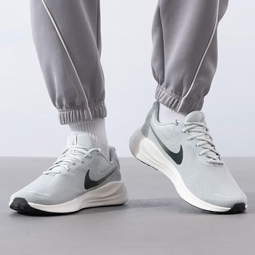 Tenis Nike Revolution 7 Wide Plata Para Hombre