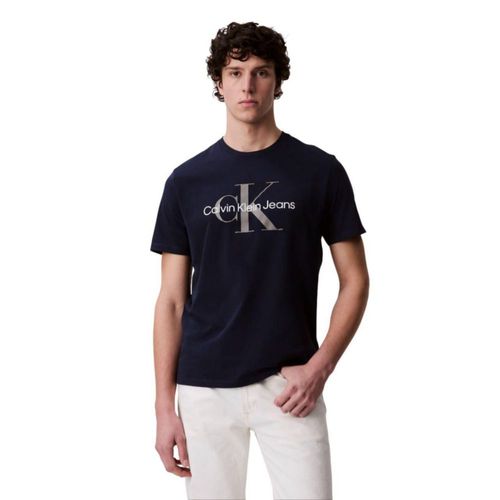 Remera Calvin Klein con logo monograma cuello redondo azul zafiro oscuro
