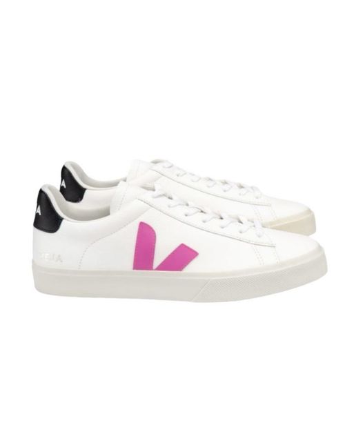 Tenis Veja de campo color blanco con logo fucsia