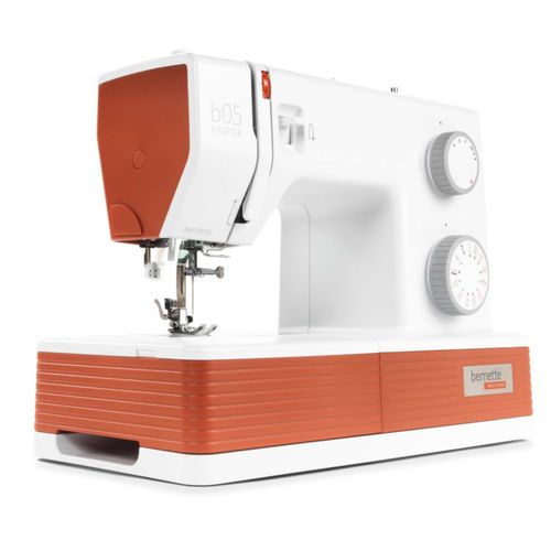 Máquina de coser Bernette B05 Crafter 30 puntadas luz LED