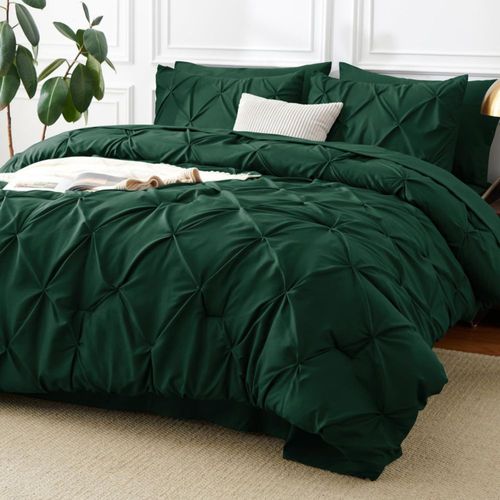 Juego de ropa de cama CozyLux Queen 7 piezas Verde Esmeralda con detalle de pliegues
