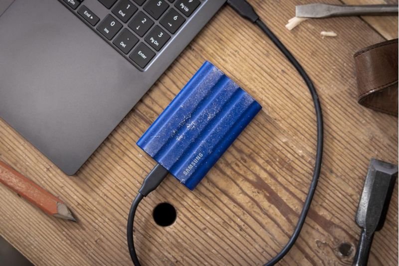 Unidad de estado sólido externa portátil SAMSUNG T7 Shield 1TB