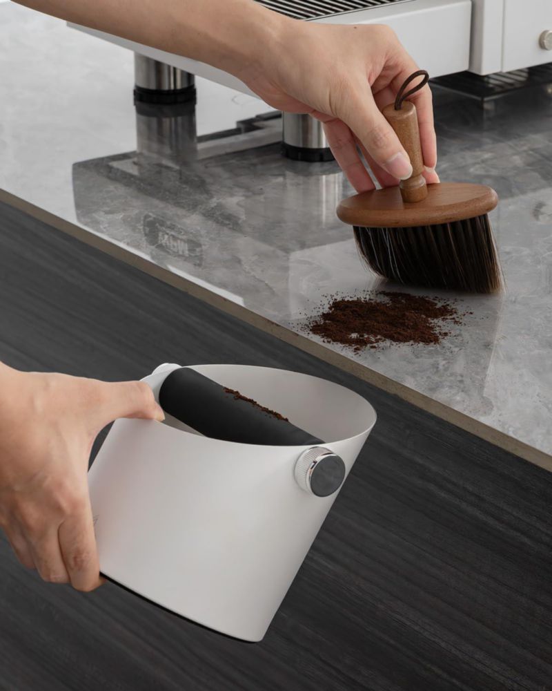 Caja de Posos MUVNA para Espresso 15 Posos Blanca con Cepillo