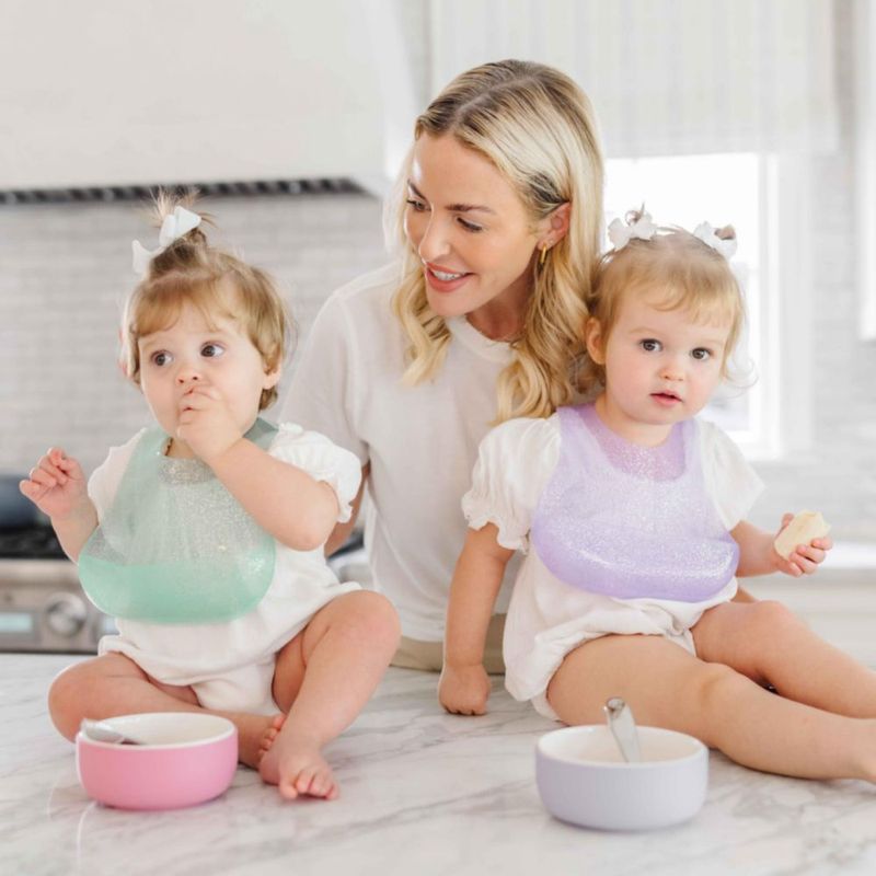 Babero Babynetic de silicona magnética impermeable libre de BPA fresa