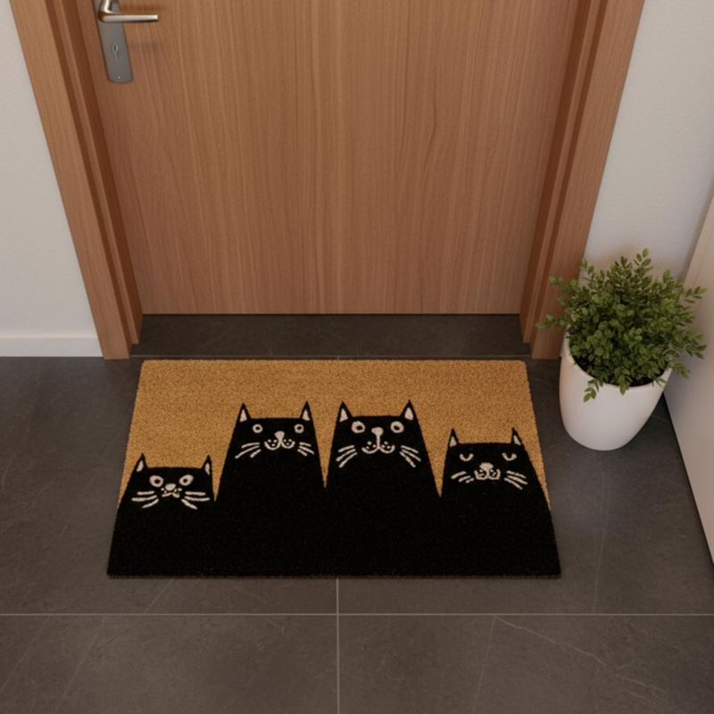 Felpudo Fisura 46 × 76 cm de fibra de coco natural con diseño de gatos