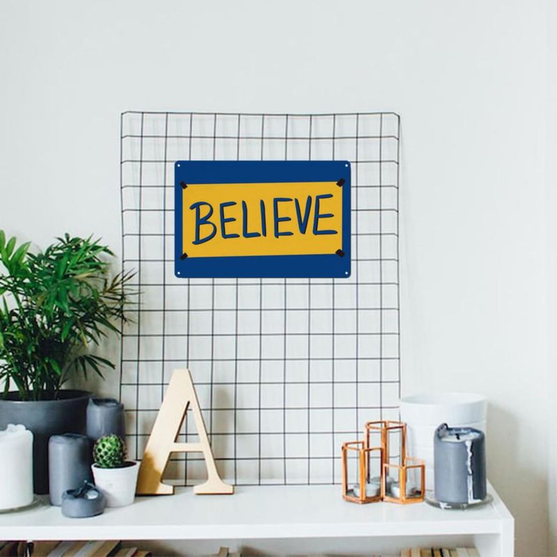 Arte de Pared AJHERO 20x30 cm Plaqueta Decorativa de Metal "BELIEVE"