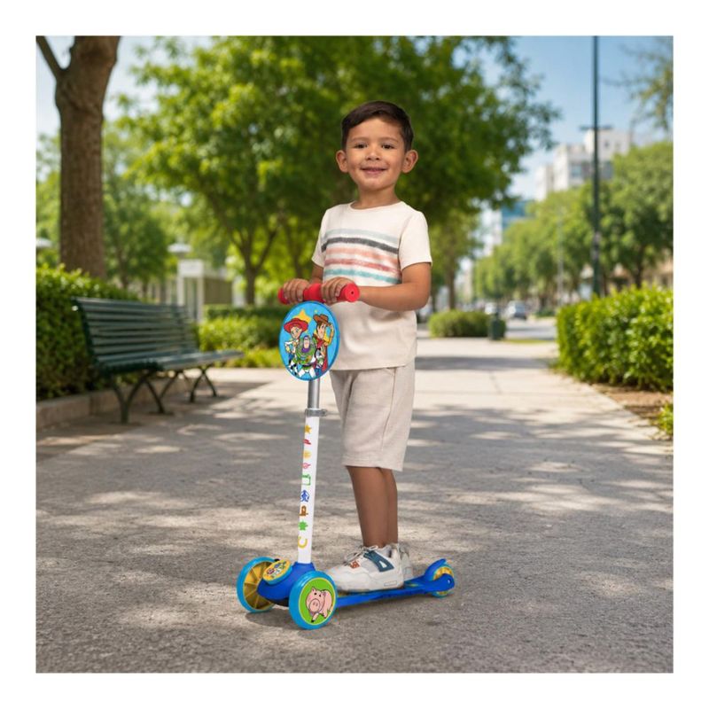 Scooter Toy Story Altura Ajustable. Edades 3 a 6 años