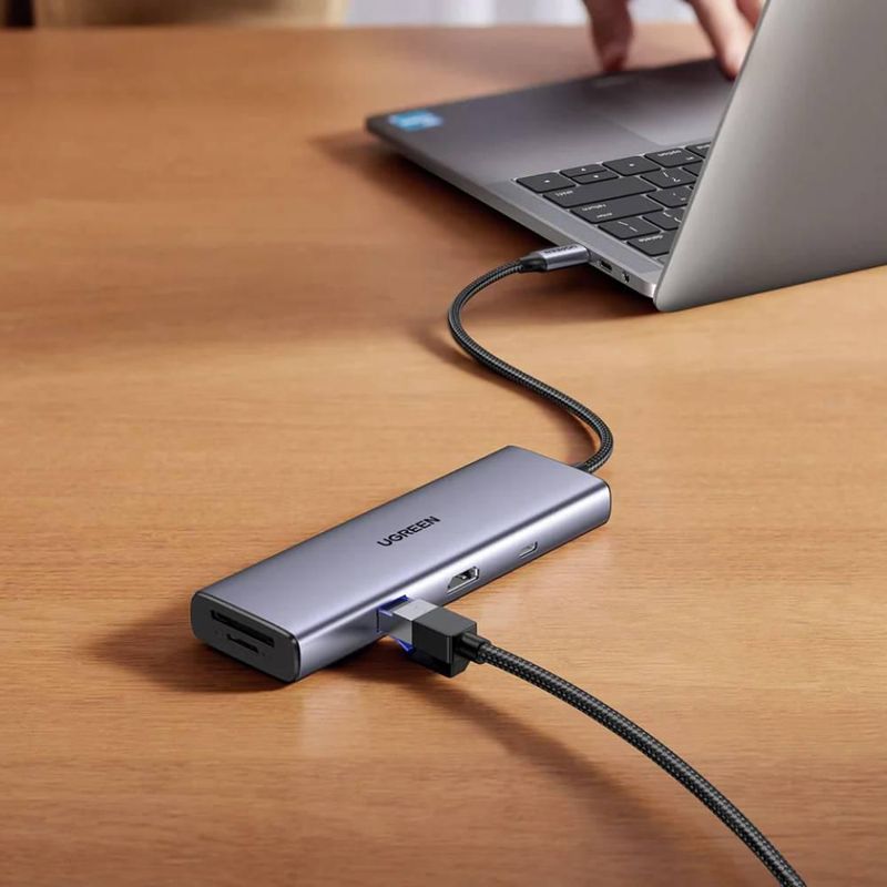HUB 9 en 1 UGREEN 2 USB-A, 3 USB-C, 1 HDMI 4K/60hz, SD/TFT y Ethernet