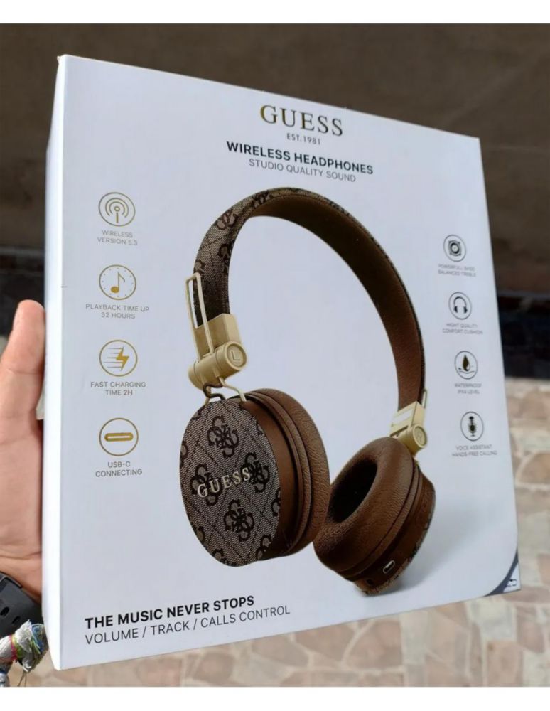 Adífonos Petukita Box Brown 4G Guess