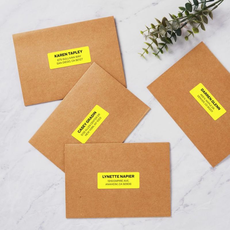 Etiquetas de dirección imprimibles Avery Sure Feed Neon Yellow 750
