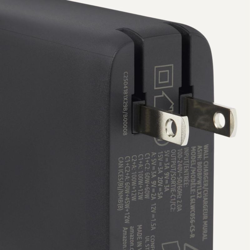 Cargador Amazon Basics 120W USB-C 3 Puertos Nano GaN Negro