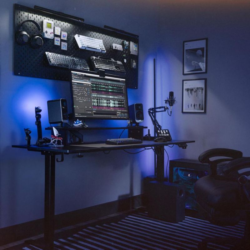 Klipsch ProMedia 2.1 Lumina Bocinas para Computadora con Subwoofer y Luces LED RGB – Audio Premium para PC y Gaming