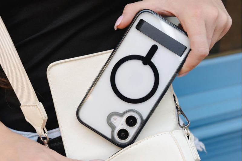 Funda ZAGG Santa Cruz para iPhone 16 con soporte negra