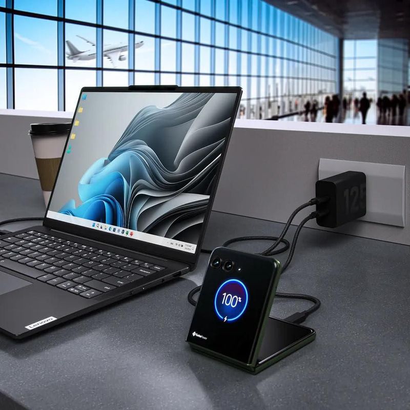 Cargador Motorola TurboPower 125W GaN de doble puerto USB-C