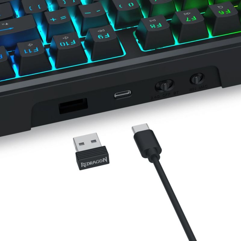 Teclado mecánico inalámbrico Redragon K762 RGB de 104 teclas