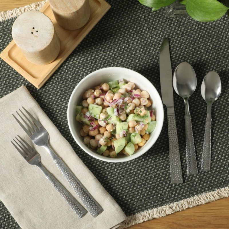 Juego de cubiertos Gibson Home 65 piezas acero inoxidable con acabado plateado martillado