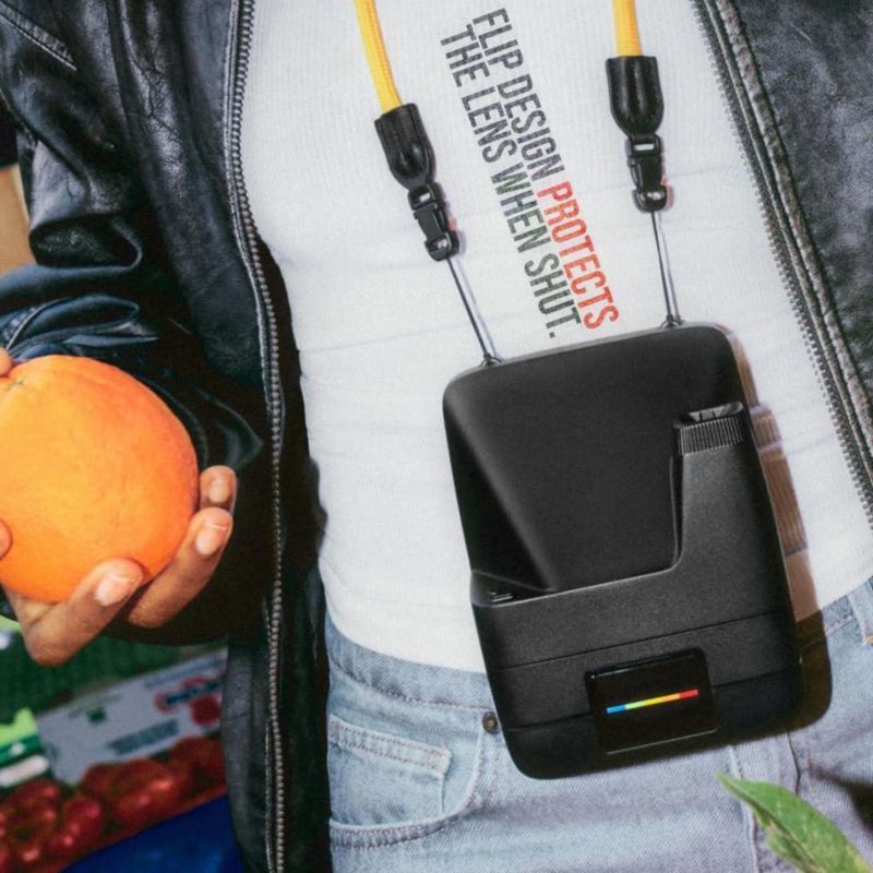 Cámara Polaroid Flip + Paquete de Película (8 fotos) - Negro