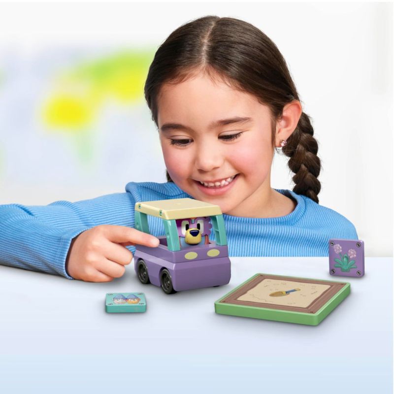 Set de juego de fichas magnéticas TILE TOWN Bluey Granny Janet de 6 piezas