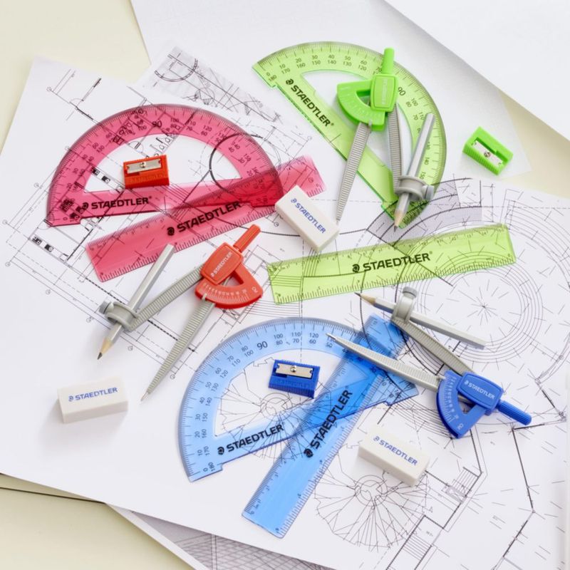 Set de Matemáticas STAEDTLER de 6 piezas con regla y bolsa con cremallera