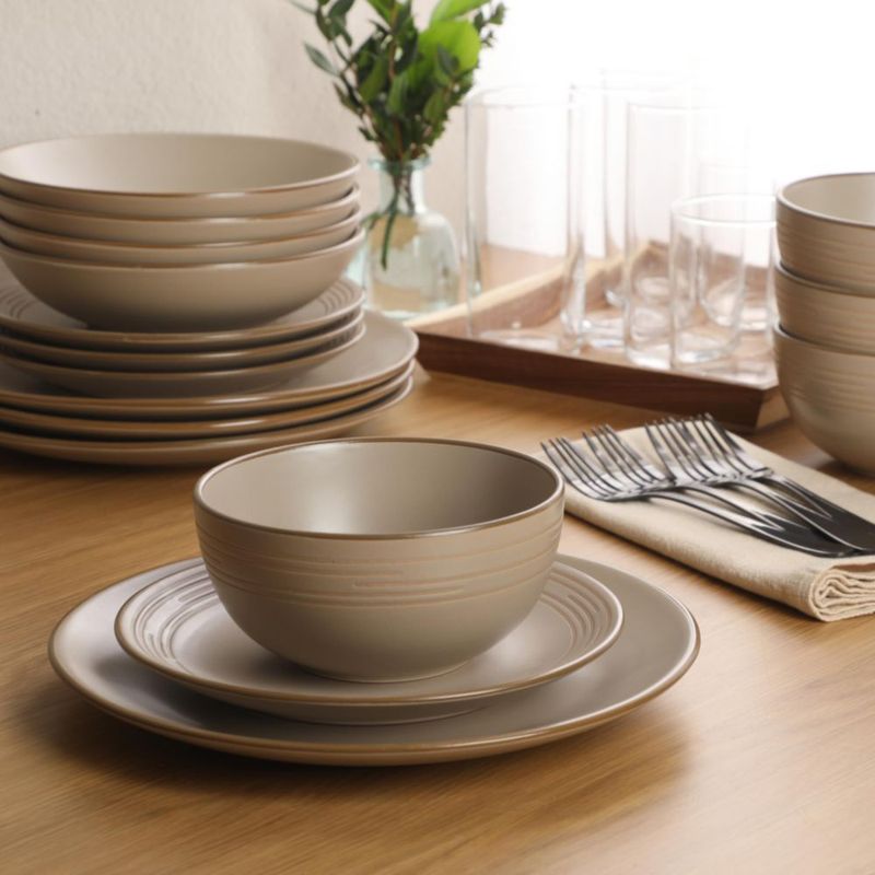 Juego de Vajilla de Gres Gibson Home 16 piezas – Color Beige