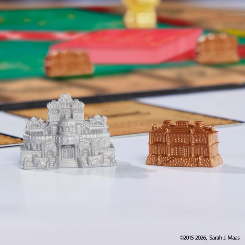 Monopoly: Edición Especial de A Court of Thorns and Roses – Juego de Mesa para Adultos | Licencia Oficial | +17 años | de 2 a 6 jugadores