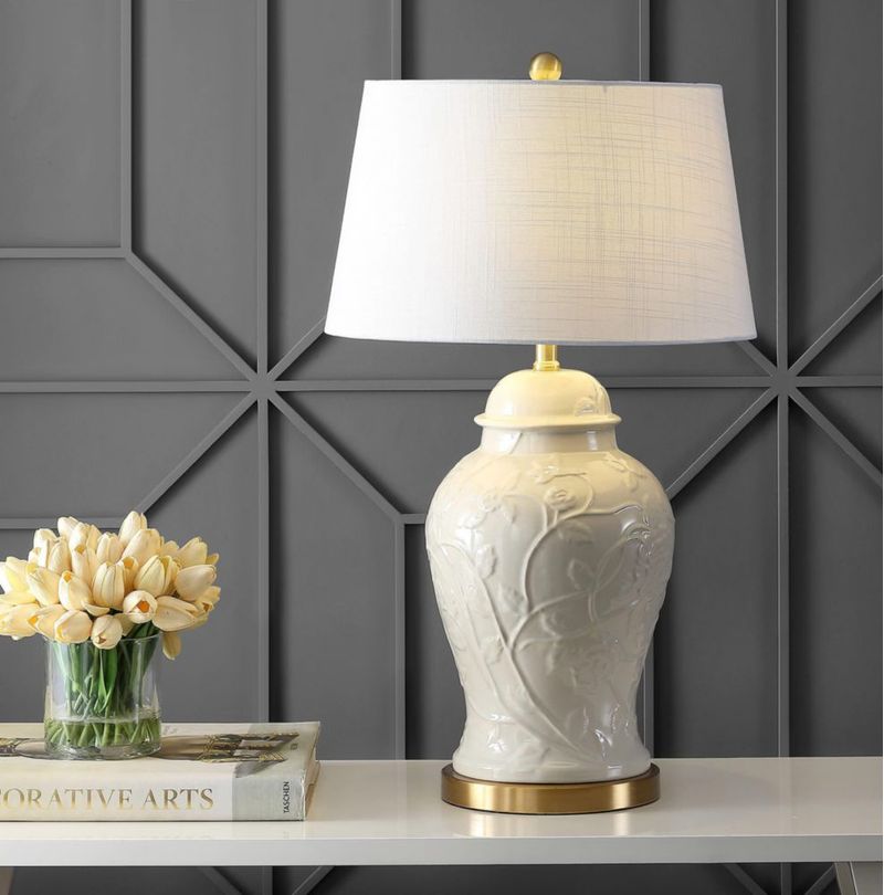 Lámpara JONATHAN Y de 75 cm color crema estilo Chinoiserie con frasco de jengibre