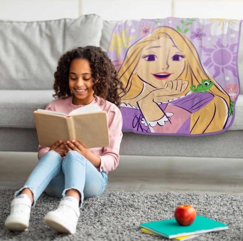 Manta decorativa Jay Franco 102 x 127 cm Rapunzel púrpura