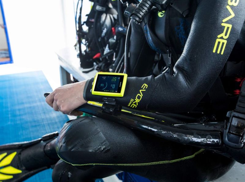Computadora de Buceo SUUNTO Eon Core Blanca de Muñeca con USB