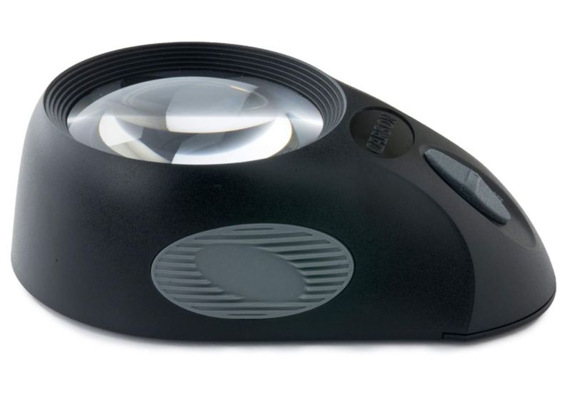 Lupa Carson LL-88 5x LED con 3 niveles de brillo