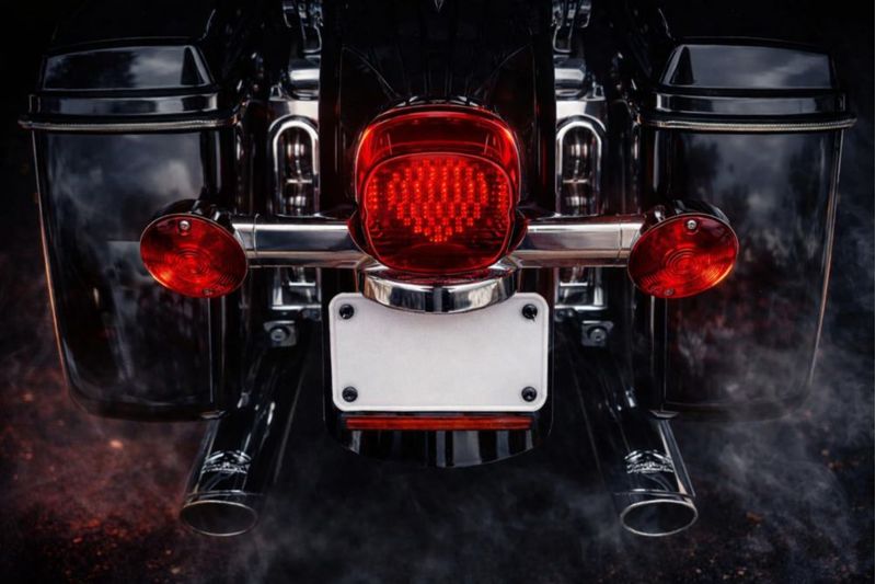 Luz de freno LED estroboscópica Eagle Lights para Harley Davidson