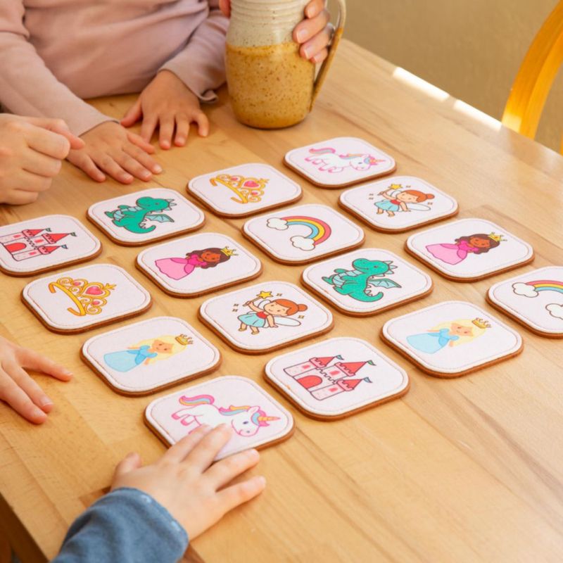 Juego de Memoria Peapod Play Princesa de Fieltro – 16 piezas 1+ años