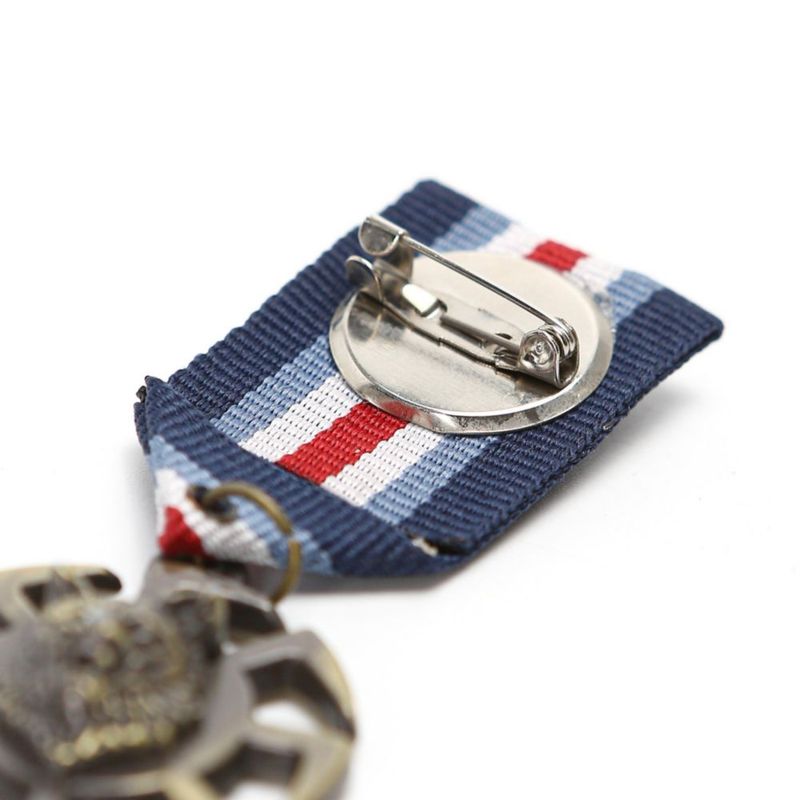 Conjunto de 4 broches metálicos vintage Marsrut