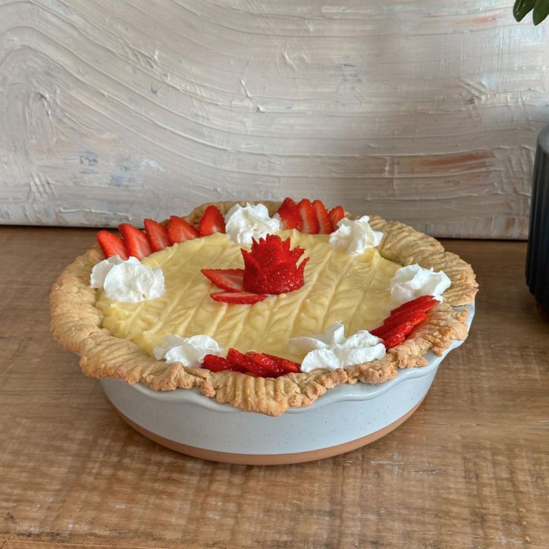 Molde para tarta MORA de cerámica 23 cm profundo con ribete acanalado color Earl Grey