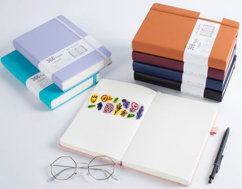 Cuaderno VOLINOTE A5 con puntos 366 páginas 100 g/m² negro