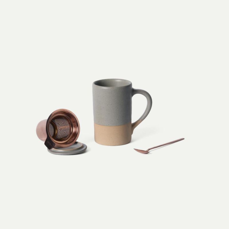 Taza de té de cerámica MORA con infusor de hojas sueltas cuchara y tapa 12 oz apta para microondas y lavavajillas - Esmalte mate rústico colador de té